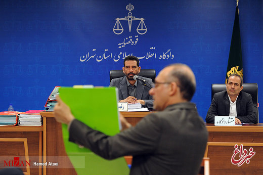 روزنامه جمهوری اسلامی:در پرونده پتروشیمی،8 مدیر دولت احمدی نژاد حضور دارند؛چرا آنها را محاکمه نمی کنید؟