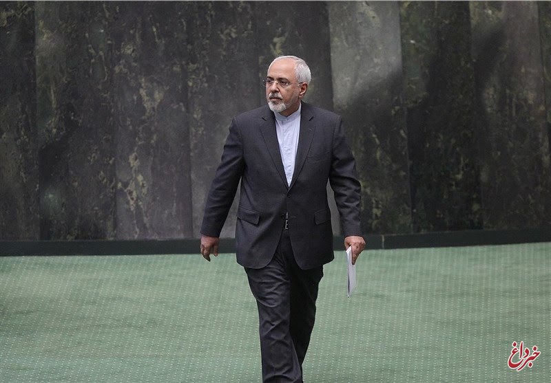 نامه اکثریت نمایندگان به روحانی: استعفای ظریف را نپذیرید / سخنگوی کمیسیون امنیت ملی: تا کنون 150 نماینده نامه را امضا کرده اند