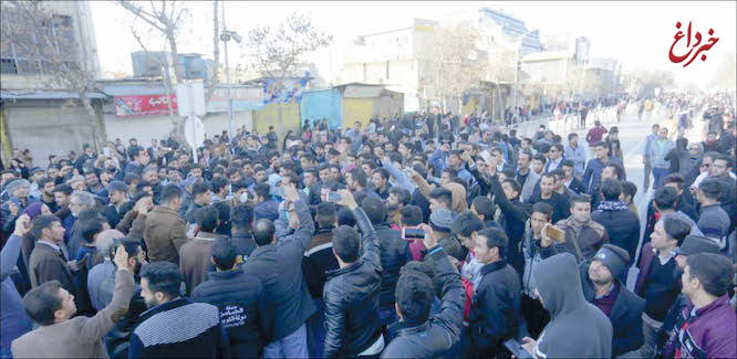 درگیری معترضان خرمشهری با ماموران انتظامی/  برخی معترضان خرمشهری به اموال عمومی خسارت زدند