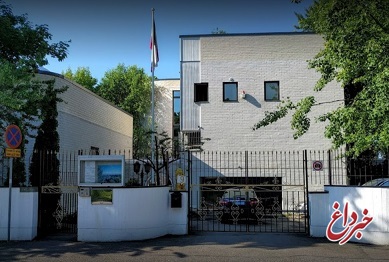 تعرض به سفارت ایران در فنلاند / سایت فنلاندی: ۴ نفر پرچم ایران را آتش زدند / هر ۴ نفر بازداشت شدند / کسی آسیب ندید