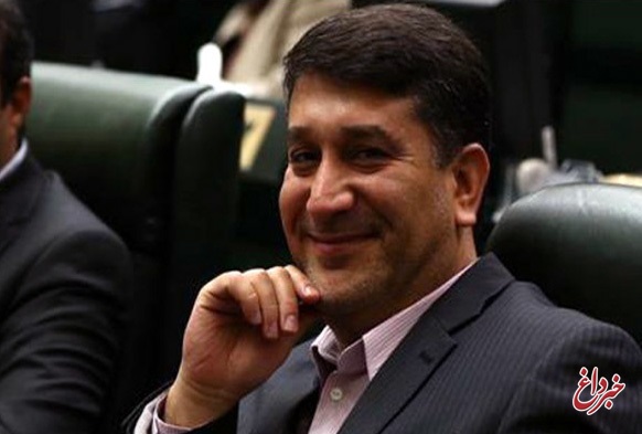 محمدعزیزی: مشکل مملکت سوال از رئیس‌جمهور نیست/ روحانی باید در یک جلسه غیرعلنی حقایق را با نمایندگان در میان می‌گذاشت
