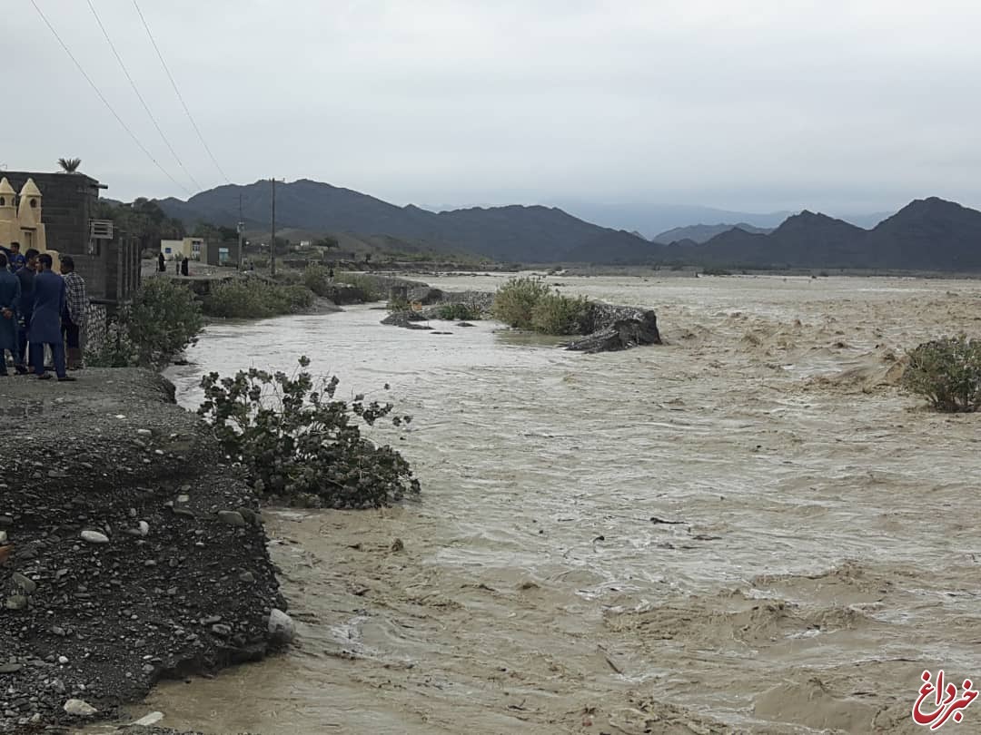 ۲۱۱ روستای نیکشهر در محاصر سیلاب قرار دارند / تلفن ۸۰ روستا قطع است