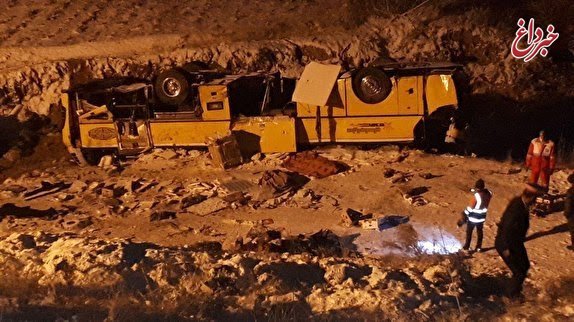 واژگونی اتوبوس اردبیل - تهران در زنجان / ٣ کشته و ۲۶ مصدوم / پلیس: علت حادثه خواب آلودگی و خستگی راننده بود
