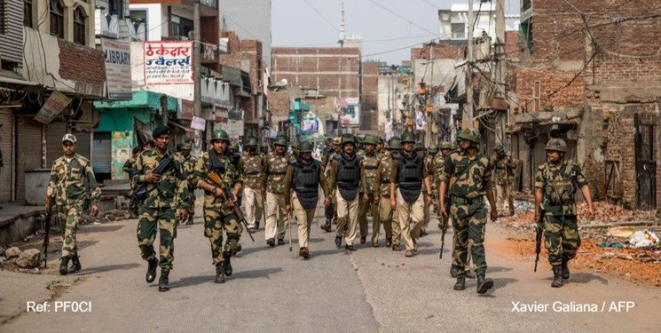 تجمع مسلمانان معترض به قانون جنجالی دولت هند در دهلی نو / حمله هندو‌ها به این تجمع بیش از ۳۰ کشته بر جا گذاشت