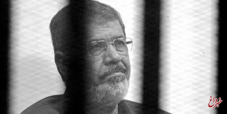 ایندیپندنت: محمد مرسی بیش از ۲۰ دقیقه روی زمین افتاده بود؛ بعد از ۳۰ دقیقه آمبولانس رسید/ بی‌توجهی‌های اولیه به مرسی عمدی بود