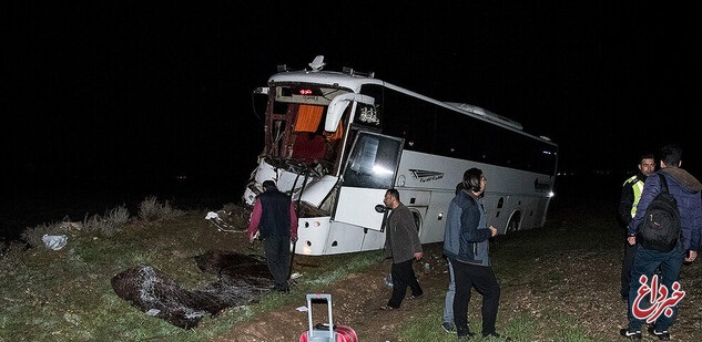 تصادف اتوبوس با کامیون در استان مازندران/ ۱۲ مصدوم