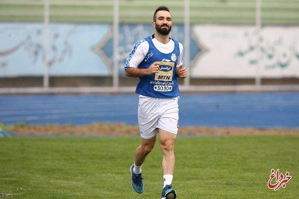 کری‌خوانی ستارۀ متعصب استقلال در آغاز لیگ برتر!