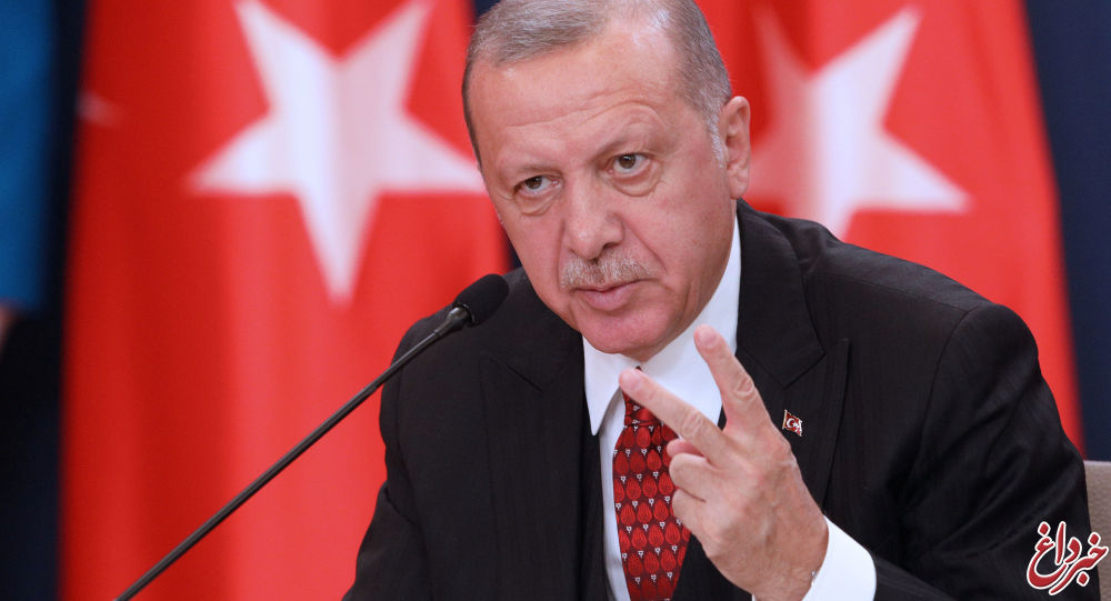 اردوغان: عملیات با موفقیت در حال اجراست؛ به عمق حدود ۳۲ کیلومتر رسیده ایم / اگر خروج تروریست ها از منطقه امن اجرایی شود، عملیات چشمه صلح به پایان خواهد رسید / ترکیه در هیچ یک از ادوار تاریخ دست به قتل‌عام نزده و نخواهد زد