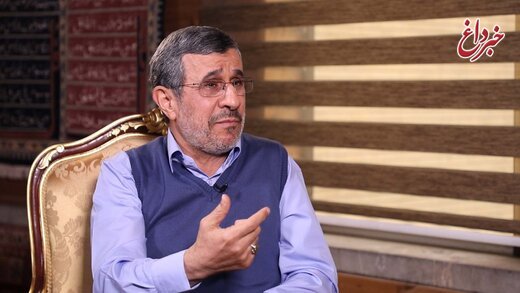 برای شکایت از محمود احمدی نژاد زنبیل گذاشته ایم /یک روحانی جبهه پایداری در زمین غصبی سفارت انگلیس نماز خواند