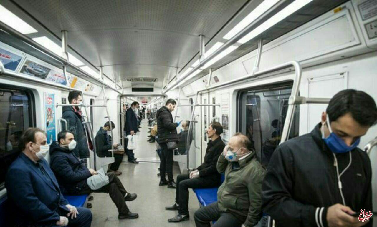تاکید بر استفاده از ماسک در شبکه ی مترو / به مسافران بدون ماسک توسط پلیس و پرسنل مستقر تذکر داده می شود