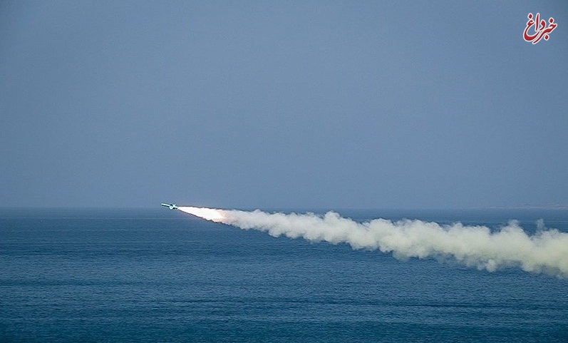 دومین روز رزمایش پیامبر اعظم(ص) سپاه / حملات گسترده موشکی و پهپادی علیه اهداف در خلیج‌فارس / شلیک موشک‌های بالستیک از عمق زمین