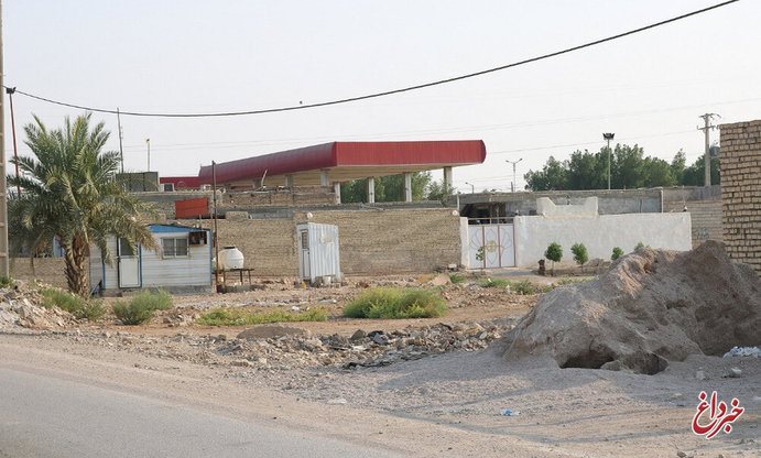 معاون دادستان اهواز: در ماجرای زمینهای بنیاد مستضعفان در روستای ابوالفضل (ع)، ماموران انتظامی به صورت هوایی با اسلحه ساچمه زن پلاستیکی، چند تیر شلیک کردند / این کار برای کنترل اوضاع و جلوگیری از صدمه جانی به افراد بود / برخی با تقطیع کلیپ ها سعی در وارونه کردن موضوع داشتند