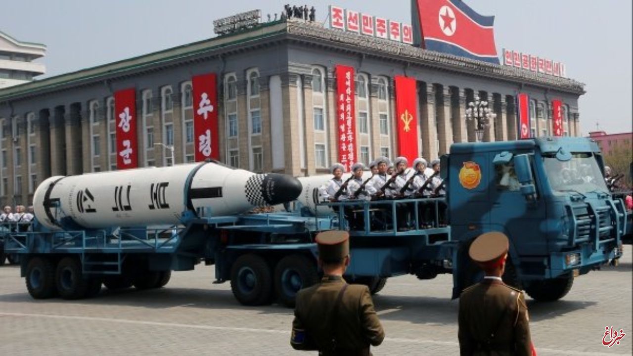 رونمایی کره شمالی از موشک‌های بالستیک جدید در رژه نظامی / رویترز: این موشک با بلندترین برد است که کره شمالی تا امروز آزمایش کرده