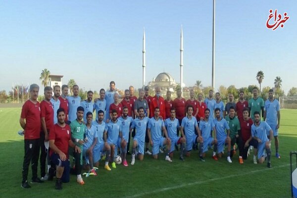 عکس یادگاری تیم ملی پیش از آغاز نخستین تمرین در ترکیه
