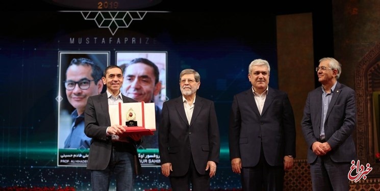 وقتی مبدع واکسن کرونای فایرز در ایران جایزه گرفت