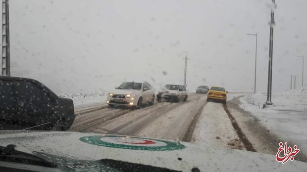 وضعیت جاده‌ها و راه ها، امروز ۲۸ دی ۱۴۰۰ / انسداد جاده چالوس و آزادراه تهران- شمال برای دومین روز / بارش برف و باران در جاده‌های ۱۶ استان / ترافیک سنگین در آزادراه قزوین- کرج، کرج - تهران و جاده شهریار- تهران