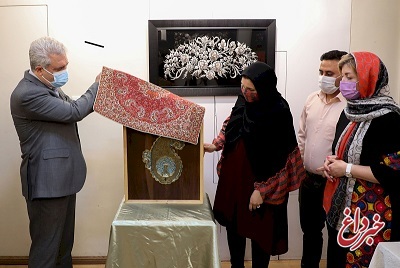 بازدید دکتر مونسان از نمایشگاه تخصصی فیروزه‌کوبی و قلم‌زنی روی مس / رونمایی از اولین تابلوی قلم‌زنی با تلفیق فیروزه