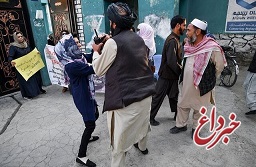 طالبان تجمع زنان در کابل را سرکوب کرد / شلیک هوایی طالبان و حمله به یک روزنامه نگار خارجی