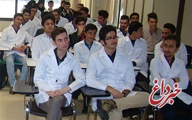 معاون دانشگاه علوم پزشکی تهران: بعید می‌دانم حتی پس از کرونا به آموزش ۱۰۰ درصد حضوری بازگردیم