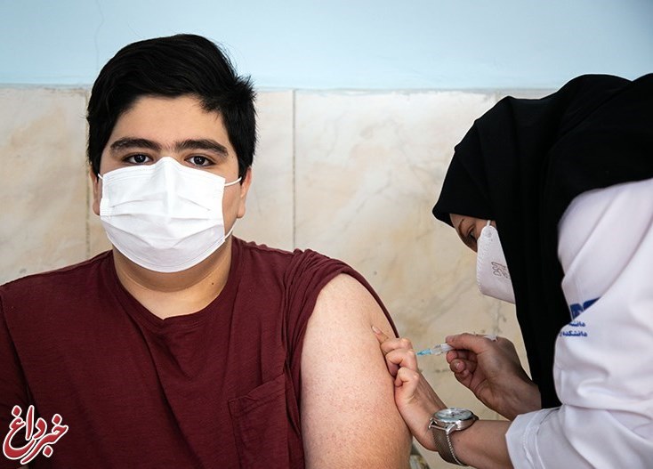 زالی: ۶۵ درصد دانش‌آموزان ۱۲ تا ۱۸ ساله تهرانی دوز اول واکسن کرونا را دریافت کرده‌اند / رعایت شیوه‌نامه‌های بهداشتی به ۴۸ درصد رسیده