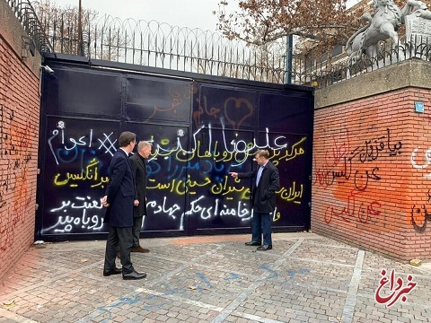 رشیدی کوچی، نماینده مجلس در واکنش به شعار نویسی برروی دیوار سفارت انگلستان: واقعا وضعیت نامناسب و تاسف‌باری بود