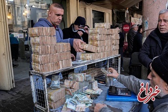 قوانین جدید خزانه داری امریکا در عراق برای جلوگیری از انتقال دلار به ایران / مسدودی ۸۰ درصدی نقل و انتقالات دلاری در روز از زمان اجرای سیاست‌های جدید / از این پس، همه‌ی نقل و انتقالات دلاری در بغداد توسط واشنگتن بررسی می‌شود