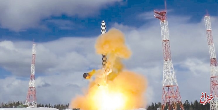 تهدید رئیس سازمان فضایی روسیه پس از جلوگیری از پرواز لاوروف: قادر نیستید موشک ۲۰۸ تنی با سرعت ۱۵۸۸۰ مایل را متوقف ‌کنید