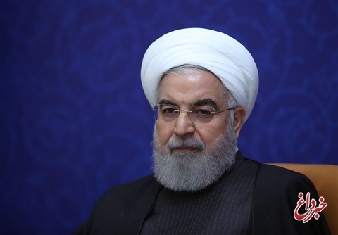 عباس عبدی: کاش روحانی زمانی که قانون ضدبرجام تصویب شد استعفا می‌داد