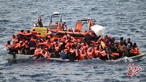 پناهجویان ایرانی سرگردان در آب‌های ساحلی یونان همگی سالم‌ هستند / وزارت خارجه: از طریق سفرای ایران در آتن و رم، موضوع را پیگیری کردیم