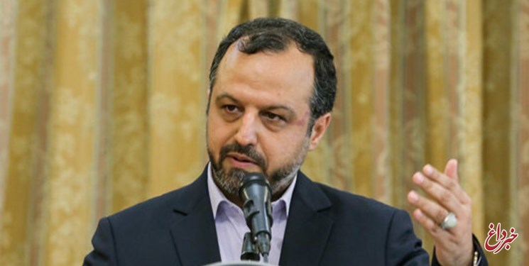 وزیر اقتصاد: نسبت به سال گذشته ۲۲ میلیارد افزایش صادرات داشتیم / درآمد نفتی ما ۵ برابر بیشتر از سال گذشته بوده
