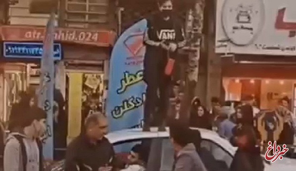 رییس کل دادگستری زنجان: ندا بیات، دختری که روی سقف خودروی پلیس در خیابان سعدی شعارهای ساختارشکن داده بود، زنده است