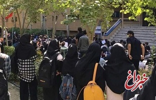 سخنگوی دانشگاه آزاد: لازم می‌دانیم که از هرگونه تجمع بدون اجازه جلوگیری کنیم / از این پس با دانشجویان متخلف مطابق «شیوه‌نامه انضباطی دانشجویی» برخورد خواهد شد / این شیوه‌نامه به منظور تنبیه متخلفان، حداقل یک ترم محرومیت از تحصیل تا حداکثر اخراج دائم از دانشگاه را در نظر گرفته