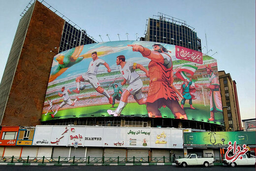 تصویر مهدی طارمی با سلحشوران بر دیوارنگاره ولیعصر(عج) نقش بست