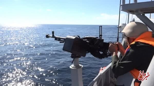 تیراندازی ناوهای ایران، چین و روسیه به سمت اهداف دریایی/ مقابله با تروریسم دریایی هدف رزمایش مرکب اعلام شد