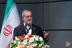 پزشکیان: بارها گفتم که ما به دنبال جنگ نیستیم/ اختلافات و درگیری‌های ما طمع در دشمن ایجاد می‌کند/ می‌توانیم از همه بحران‌های موجود خارج شویم
