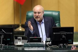 قالیباف: وزیر نیرو در تابستان جرأت ندارد بگوید که در تولید برق مشکل نداریم اما در زمستان می گوید