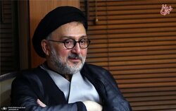 پزشکیان برای رفتن به مراسم تشییع پاپ فرانسیس تردید نکند/ پیشنهاد ویژه روحانی اصلاح طلب به رئیس جمهوری