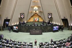 آیا نمایندگان بخاطر موافقت یا مخالف با استیضاح وزرا رشوه می‌گیرند؟ / ادعای میرسلیم ریشه در کجا دارد؟