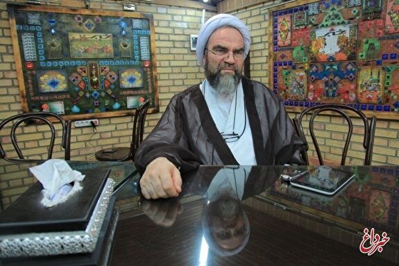 «بلاگر شدن روحانیون» از نگاه آیت الله غرویان/ طلبه های جدید می خواهند مرید و پیرو داشته باشند/ برخی حرکات ورزشی خلاف شأن لباس طلبگی است