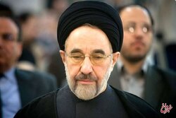 اظهارات سید محمد خاتمی درباره مذاکرات ایران و آمریکا/ درست نیست که صدای بلند در اختیار کسانی‌ باشد که تحریم را نعمت می‌دانند/ اصلاحات انقلاب‌ نیست