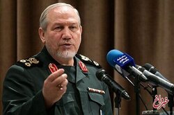 سرلشکر صفوی: رهبری در ۳۶ سال گذشته، انقلاب را از گذرگاه‌های دشوار عبور داده‌اند