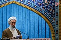 مسیح مهاجری: کاظم صدیقی همان موقع که پرونده باغ ازگل افشا شد، به جای آنکه از امامت جمعه و سمت هایش کناربرود، بی صداقتی به خرج داد و آن را توجیه کرد