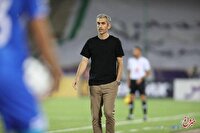 جباری نزدیک به نیمکت استقلال
