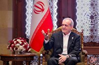 بازدید پزشکیان از مسجد مشهور سلطان قابوس/ او در دفتر یادبود چه نوشت؟