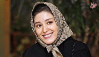 عکس | فرشته حسینی روی فرش قرمز با چتر بسته و ژستی عجیب!