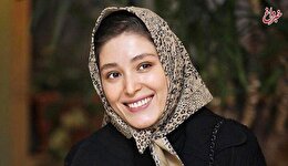 عکس | فرشته حسینی روی فرش قرمز با چتر بسته و ژستی عجیب!