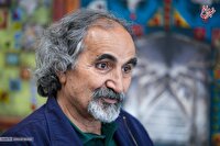 آزاد ارمکی: جامعه می‌خواهد مدرن زندگی کند و در این مسیر هرچه را لازم باشد از سر راه برمی‌دارد؛ سالها پیش با ممنوعیت ویدئو مقابله کرد، بعدا با ماهواره