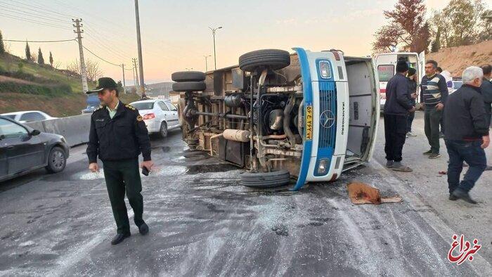 واژگونی مینی بوس مرگبار شد/ آمار مصدومان