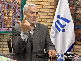فعال اصولگرا: داشتن گوشی همراه به این معنی است که شما یک نتانیاهو یا یک ترامپ همراهتان است!/ نمی‌شود تنها به اینکه ادعای انقلابی گری کردم، کفایت شود