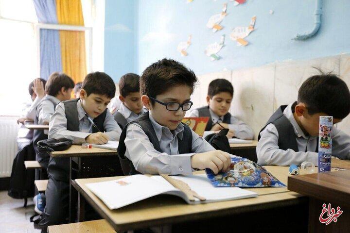 برچسب لاکچری بودن به برخی مدارس می‌زنند؛ ۶۵ درصد دانش‌آموزان مدارس غیردولتی از خانوارهای کم‌درآمد هستند